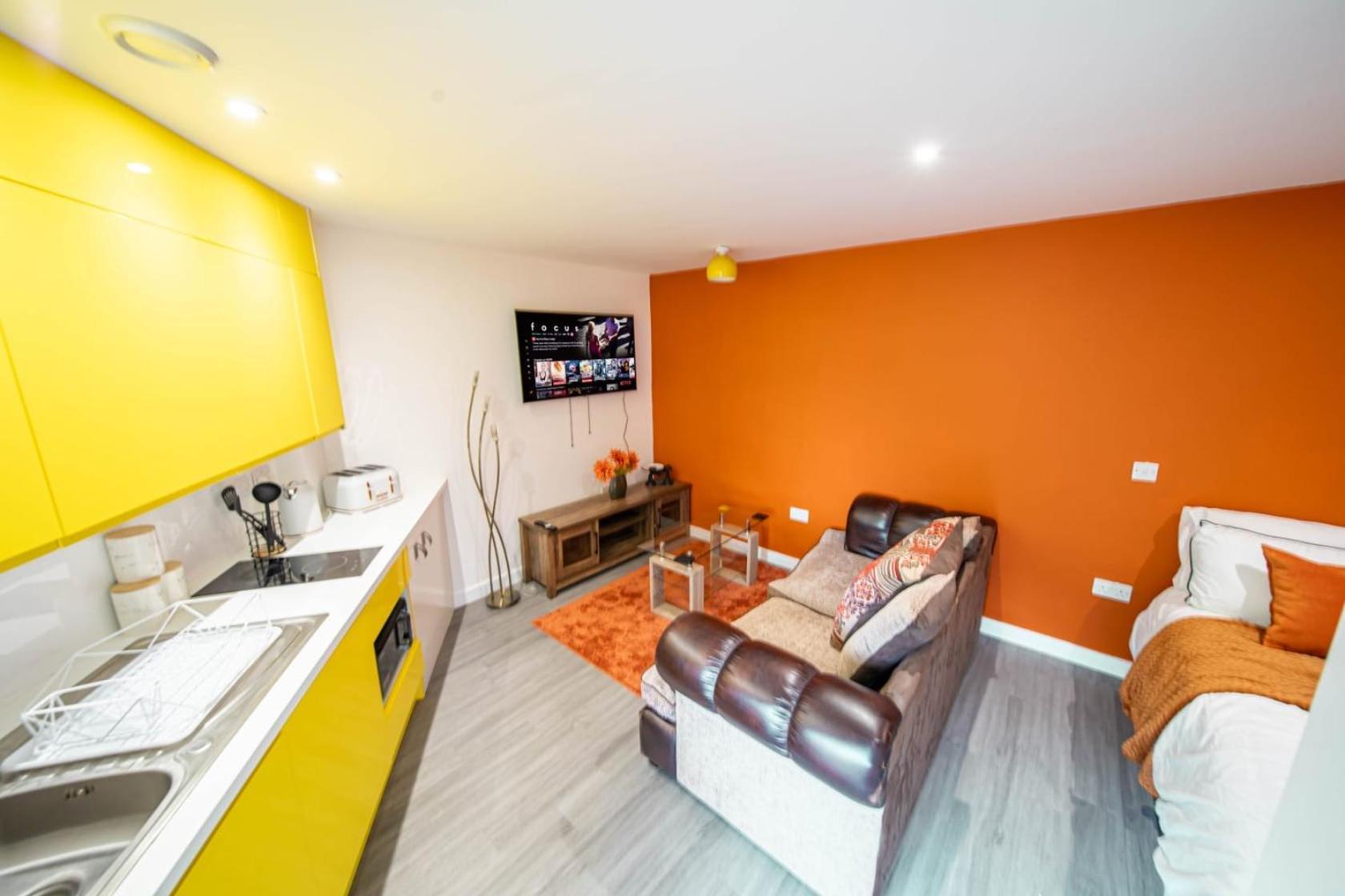 Corner Studio Apartment In Шефилд Екстериор снимка